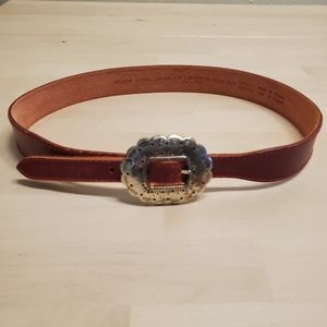 Vintage looking leather belt!